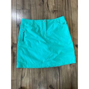 Nivo size 10 green golf skort